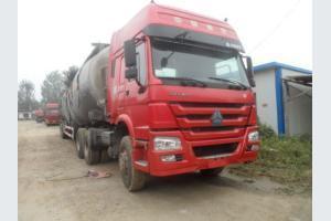 山东梁山低价销售二手豪沃双驱散装水泥罐车，尽在华通二手车